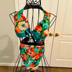 Woman’s 2 piece bathing suit